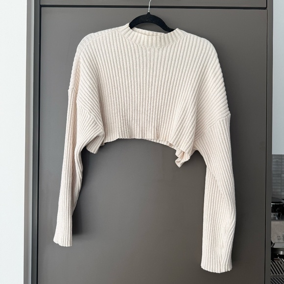 Zara Knit Cropped Sweater in Cream - Picture 1 of 6